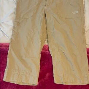 The North Face Capri Pants Women’s Size 10 Khaki Hiking Cargo Outdoor